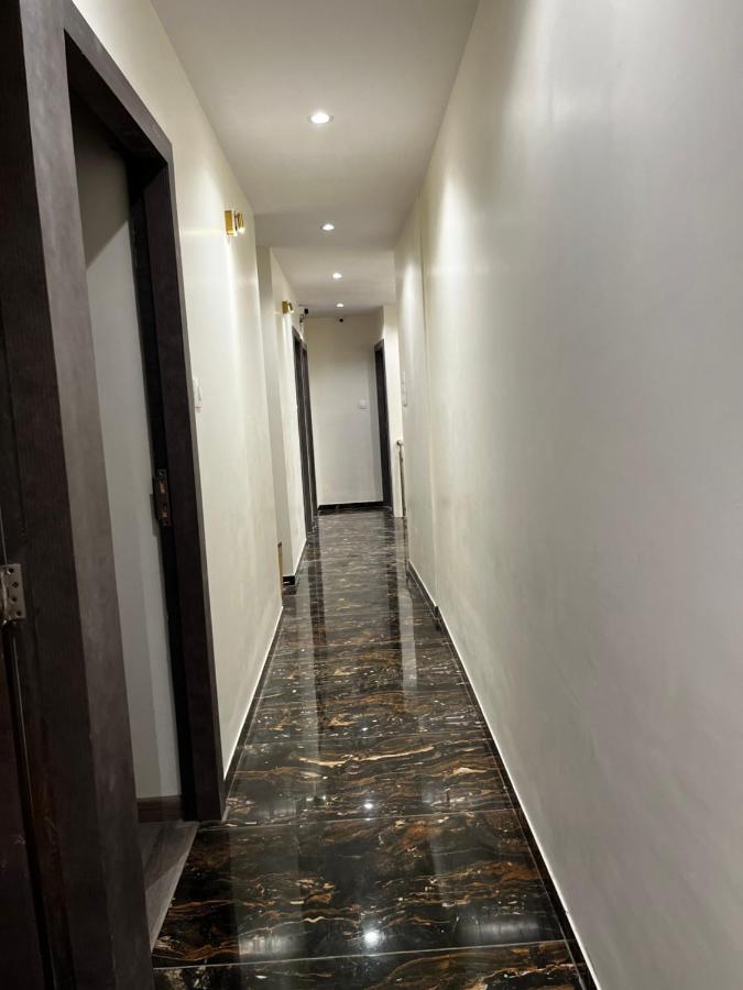 Hotel Classio Andheri - Near Dn Nagar Metro Station Bombay Exterior foto